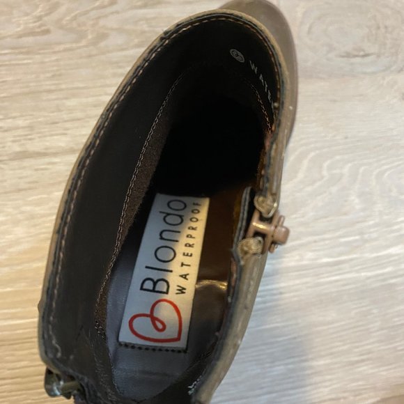 LIKE NEW Blondo waterproof ankle booties - Picture 8 of 12